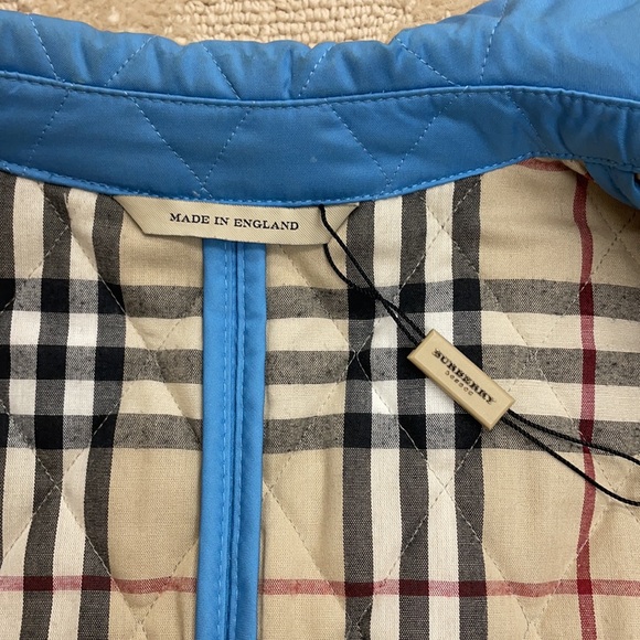Burberry authentic quilted jacket size small - Picture 4 of 5